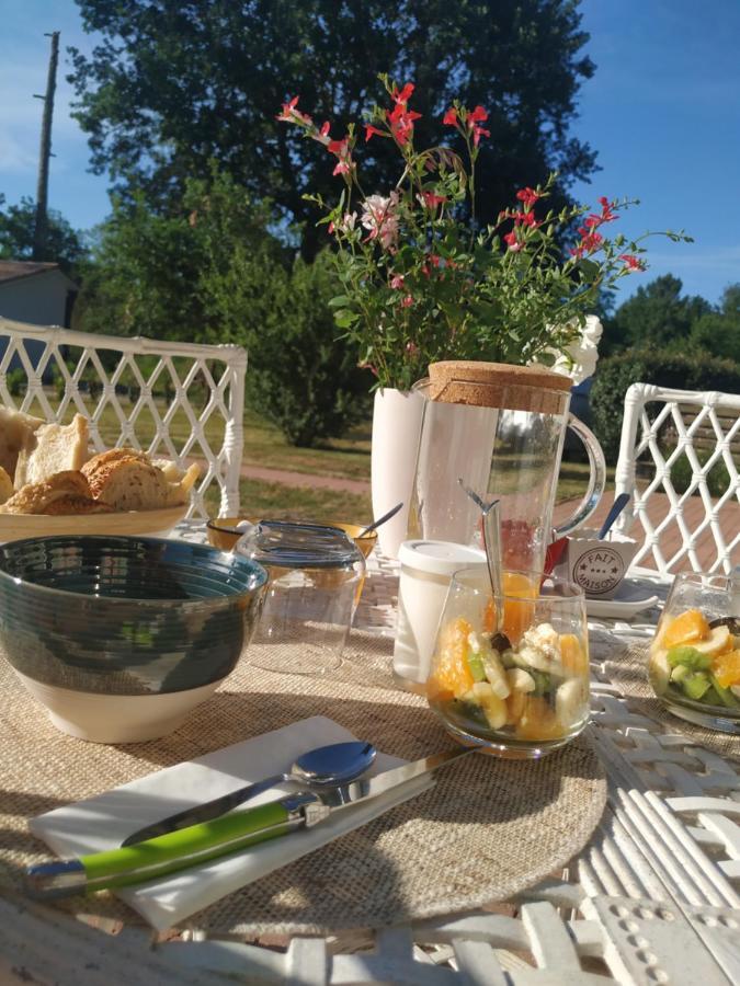 La Resiniere De Pirique Bed & Breakfast Parentis-en-Born Exterior photo
